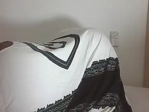 Creamysexymesy online show from July 18, 2026, 9:40 pm