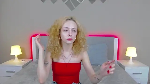 MiaVelmont online show from July 29, 2026, 4:10 am