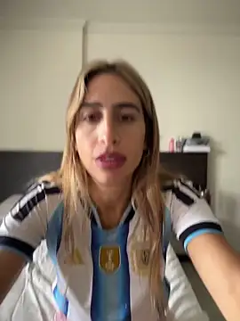 Snapshot of NicoleWilder chatting on June 14, 2026, 4:42 pm NicoleWilder online show from June 14, 2026, 4:42 pm