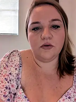 Snapshot of Jonesinjil chatting on July 11, 2026, 6:43 pm Jonesinjil online show from July 11, 2026, 6:43 pm