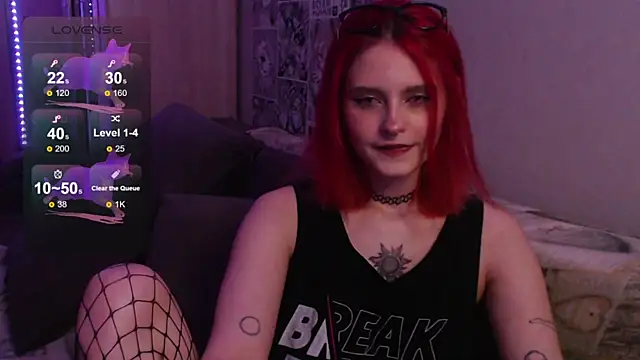Snapshot of ScarlettAw chatting on June 17, 2026, 7:37 pm ScarlettAw online show from June 17, 2026, 7:37 pm