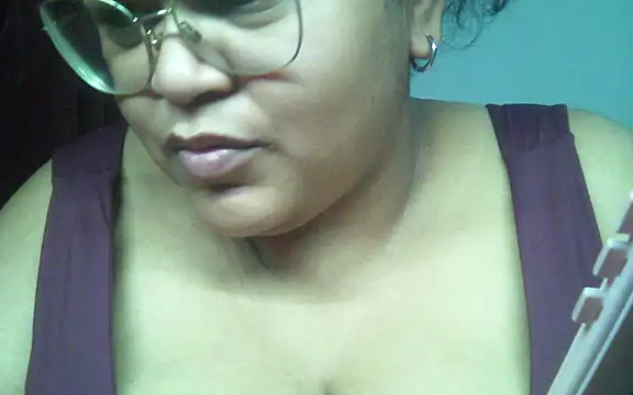 Snapshot of soymelancia chatting on June 15, 2026, 10:45 pm soymelancia online show from June 15, 2026, 10:45 pm