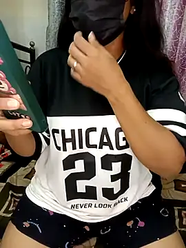 Gauri Xx online show from July 24, 2026, 5:33 pm