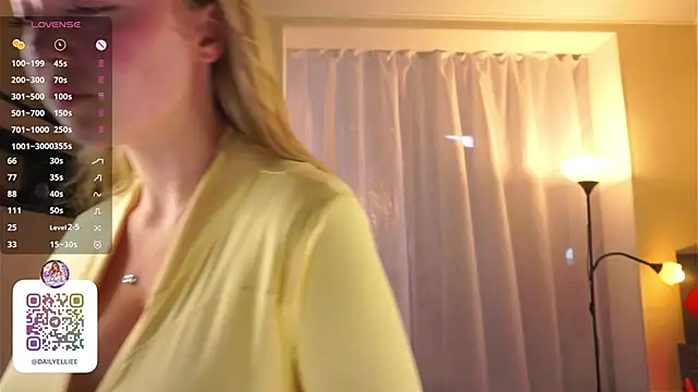 Snapshot of KatherineBergamine chatting on June 11, 2026, 2:04 pm KatherineBergamine online show from June 11, 2026, 2:04 pm