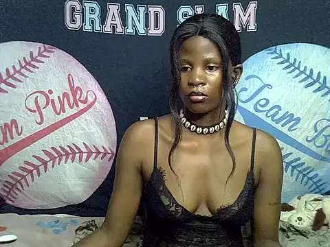 Snapshot of Queen_slay2 chatting on July 10, 2026, 7:56 am Queen slay2 online show from July 10, 2026, 7:56 am