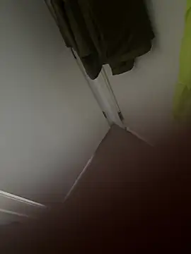 Skinnyrisky online show from July 7, 2026, 5:17 pm
