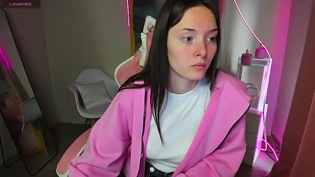 Eva Leeee online show from June 28, 2026, 5:13 am