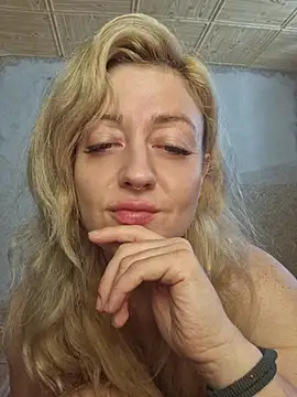 Amber-Blaze online show from July 28, 2026, 8:32 am