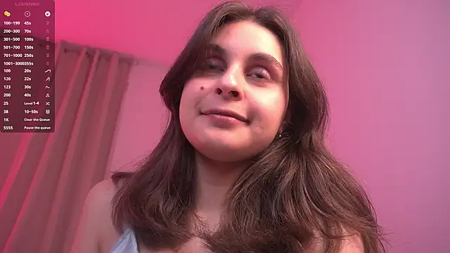 Snapshot of LumiNika chatting on July 12, 2026, 4:09 pm LumiNika online show from July 12, 2026, 4:09 pm
