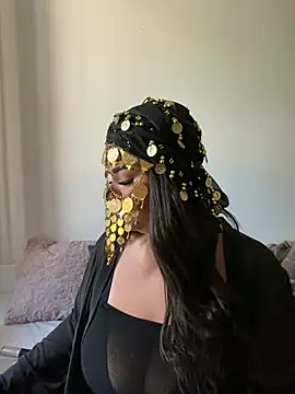 Snapshot of NiaBeurette chatting on July 4, 2026, 10:32 am NiaBeurette online show from July 4, 2026, 10:32 am