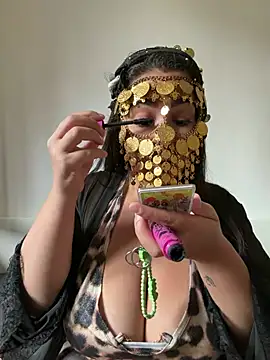 Snapshot of NiaBeurette chatting on July 12, 2026, 5:59 pm NiaBeurette online show from July 12, 2026, 5:59 pm