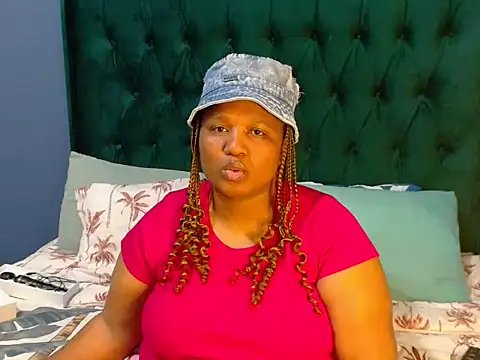 Snapshot of MISS_BLACKBERY chatting on June 17, 2026, 10:10 pm MISS BLACKBERY online show from June 17, 2026, 10:10 pm