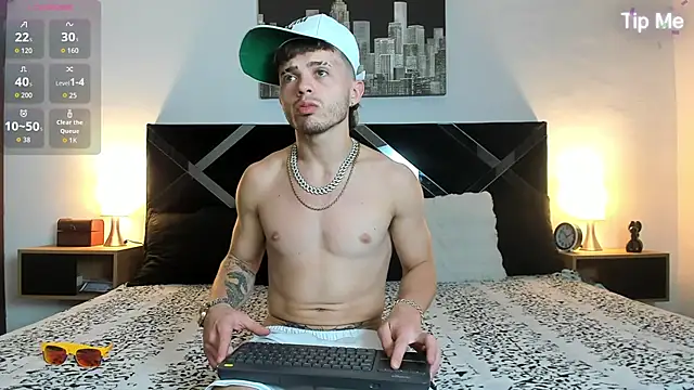 Snapshot of Zeus_damian21 chatting on June 22, 2026, 3:08 am Zeus damian21 online show from June 22, 2026, 3:08 am