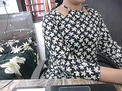 Snapshot of Bold-Divya1 chatting on June 16, 2026, 7:22 am Bold-Divya1 online show from June 16, 2026, 7:22 am