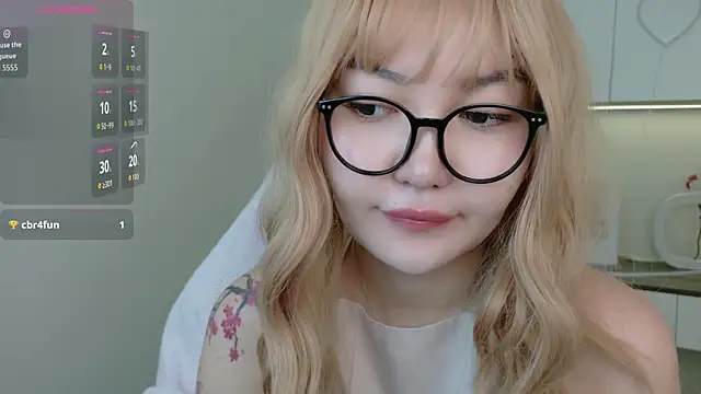 sakuraclover online show from June 22, 2026, 4:42 am
