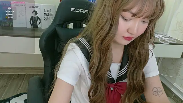 sakuraclover online show from July 29, 2026, 3:32 pm