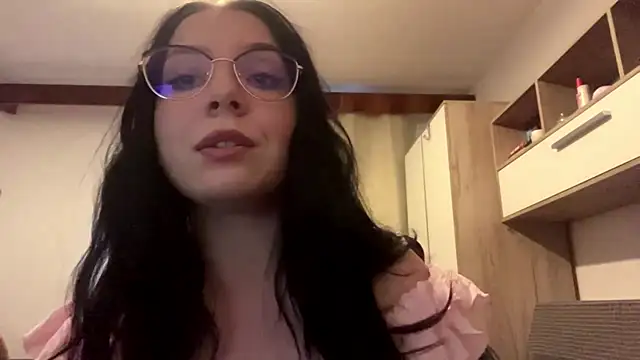Snapshot of LucyHotelling chatting on July 6, 2026, 5:59 pm LucyHotelling online show from July 6, 2026, 5:59 pm