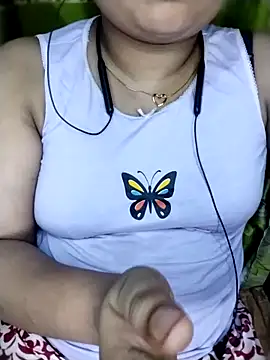 Snapshot of Khosi_Moni chatting on July 4, 2026, 9:54 pm Khosi Moni online show from July 4, 2026, 9:54 pm
