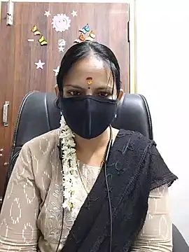 Snapshot of Tamil_white_beauty chatting on August 3, 2026, 2:22 pm Tamil white beauty online show from August 3, 2026, 2:22 pm