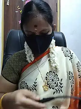 Snapshot of Tamil_white_beauty chatting on August 4, 2026, 5:26 pm Tamil white beauty online show from August 4, 2026, 5:26 pm