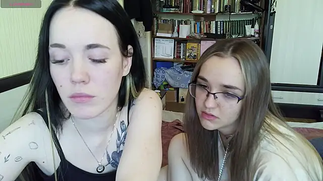 Snapshot of Mia_Ellis chatting on July 2, 2026, 10:21 am Mia Ellis online show from July 2, 2026, 10:21 am