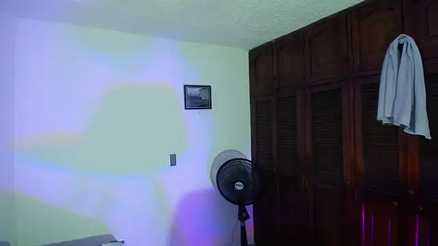 sweety milk  online show from July 30, 2026, 8:52 pm