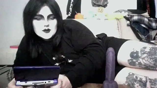 Snapshot of sundaygoth chatting on June 18, 2026, 2:10 pm sundaygoth online show from June 18, 2026, 2:10 pm