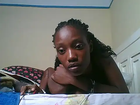 petitecharm online show from June 12, 2026, 11:03 pm