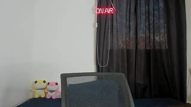 Snapshot of Nyaa_brw chatting on July 17, 2026, 9:52 pm Nyaa brw online show from July 17, 2026, 9:52 pm