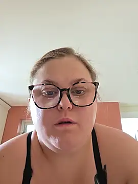 Snapshot of Ivy-Rose-xx chatting on July 19, 2026, 6:28 am Ivy-Rose-xx online show from July 19, 2026, 6:28 am