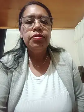 Snapshot of Emilif_ chatting on July 17, 2026, 1:23 am Emilif online show from July 17, 2026, 1:23 am