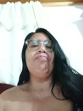 Snapshot of Emilif_ chatting on July 18, 2026, 1:54 am Emilif online show from July 18, 2026, 1:54 am