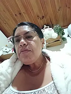 Snapshot of Emilif_ chatting on July 23, 2026, 1:58 am Emilif online show from July 23, 2026, 1:58 am