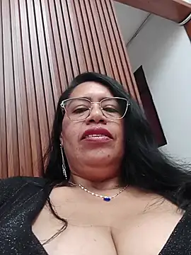 Snapshot of Emilif_ chatting on August 1, 2026, 3:00 pm Emilif online show from August 1, 2026, 3:00 pm