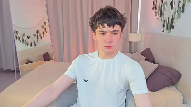 Snapshot of Ethan_Crowe chatting on August 1, 2026, 9:30 am Ethan Crowe online show from August 1, 2026, 9:30 am