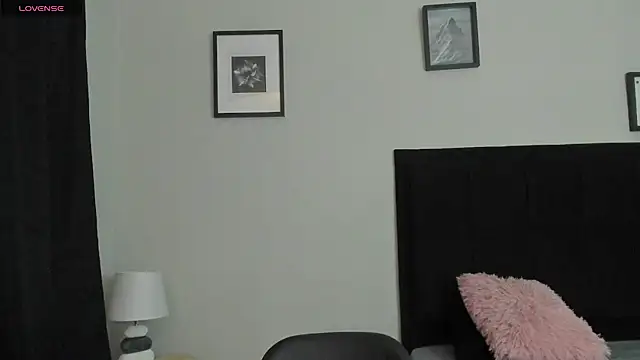 Snapshot of Sara_B chatting on June 28, 2026, 5:52 pm Sara B online show from June 28, 2026, 5:52 pm