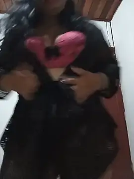 Snapshot of Ariais502026 chatting on July 6, 2026, 11:40 am Ariais502026 online show from July 6, 2026, 11:40 am