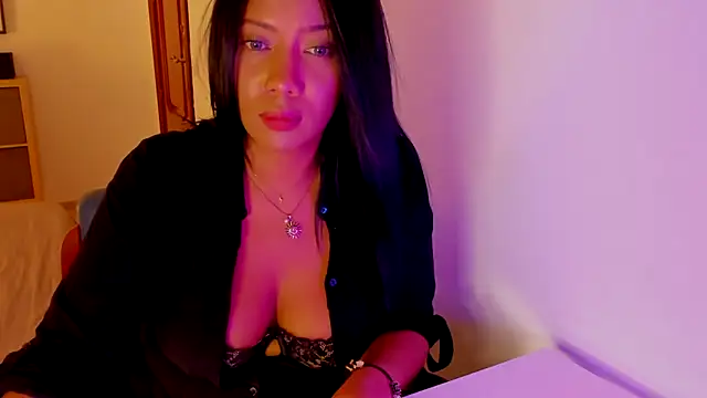 NicolePasqualott online show from September 19, 2025, 8:31 pm