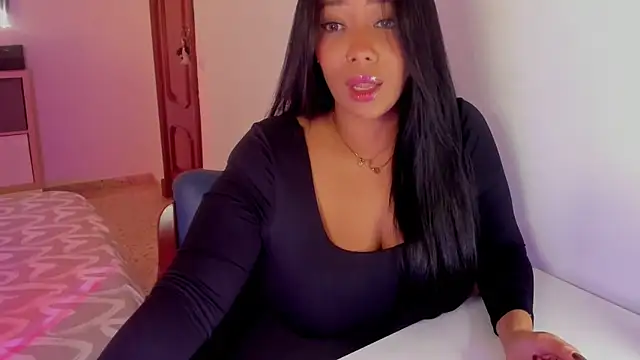 NicolePasqualott online show from December 13, 2025, 9:42 pm