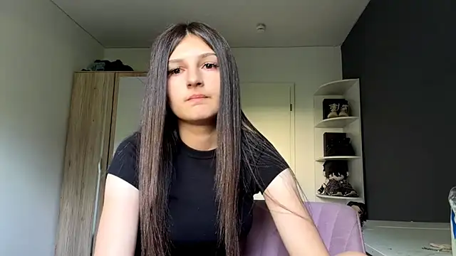 Snapshot of SpanishRooter chatting on June 30, 2026, 7:31 am SpanishRooter online show from June 30, 2026, 7:31 am