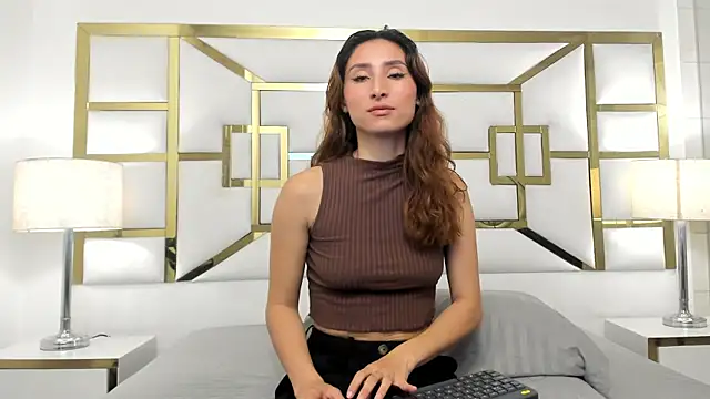 Snapshot of VivieneLuxe chatting on July 26, 2026, 4:09 am VivieneLuxe online show from July 26, 2026, 4:09 am