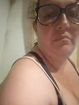  Saraqueen-- online show from August 1, 2026, 3:06 am