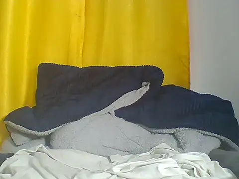 Snapshot of littlefrankie chatting on July 22, 2026, 7:05 pm littlefrankie online show from July 22, 2026, 7:05 pm