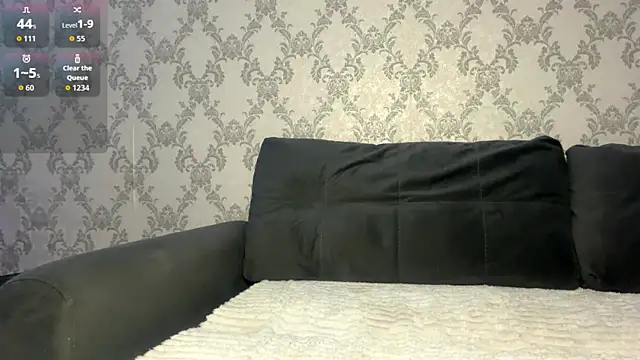 SweetEmber  online show from July 29, 2026, 1:15 am