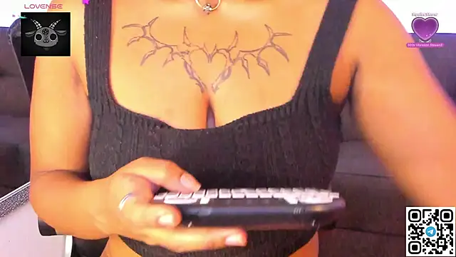 Snapshot of morticia_420 chatting on July 21, 2026, 7:49 pm morticia 420 online show from July 21, 2026, 7:49 pm