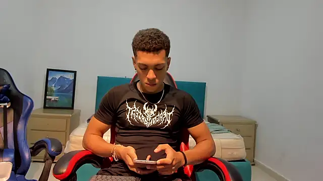 Snapshot of MAX_LEGEND chatting on June 27, 2026, 10:09 am MAX LEGEND online show from June 27, 2026, 10:09 am