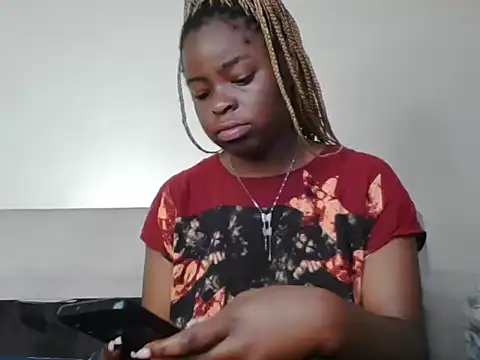 Snapshot of dark_divah chatting on August 3, 2026, 7:18 am dark divah online show from August 3, 2026, 7:18 am