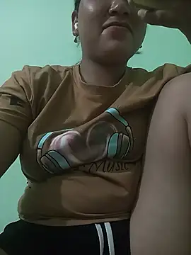 Snapshot of Uya-y chatting on June 17, 2026, 10:50 am Uya-y online show from June 17, 2026, 10:50 am