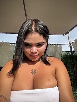 HoneyBunXXX online show from July 3, 2026, 1:06 pm