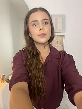 Snapshot of Isabellebotero chatting on July 4, 2026, 3:18 pm Isabellebotero online show from July 4, 2026, 3:18 pm